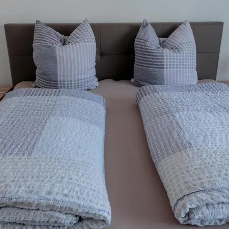 Weinstube Johann Benzschawel * Irsch