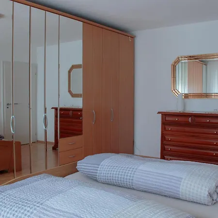 Apartman Weinstube Johann Benzschawel