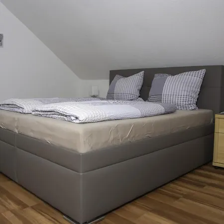 Apartment Weinstube Johann Benzschawel *