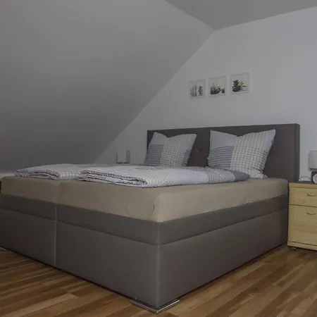Weinstube Johann Benzschawel Apartment Irsch